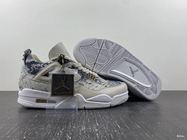 Boostmaster lin Retro 819139-030 Snakeskin Jordan 4 0821